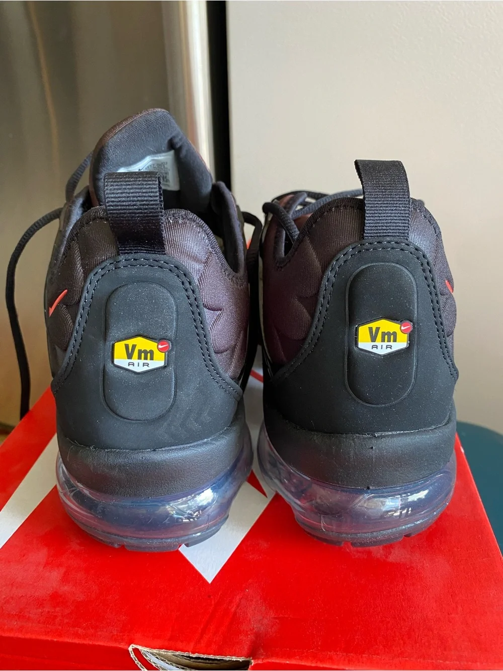 Nike Air VaporMax Plus 'Black Crimson Gradient'